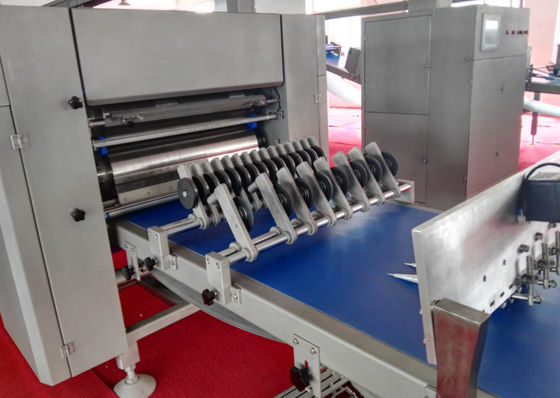 comprare Linea di produzione d'alimentazione automatica della pasticceria di 5 file materiali da otturazione differenti per i turbinii della pasticceria fabbricazione online