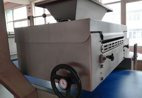 comprare Apparecchiature per la fabbricazione di pane per uso commerciale per la produzione di croissant di varie forme con meccanismo di avvolgimento online manufacture