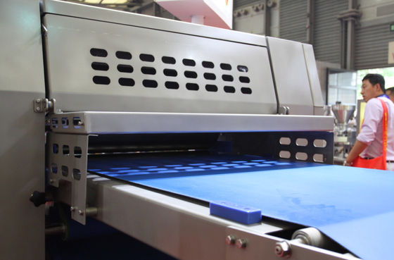 comprare La linea macchina del Flatbread del creatore di Paratha facile pulisce con la Tabella di funzionamento di larghezza di 800mm fabbricazione online