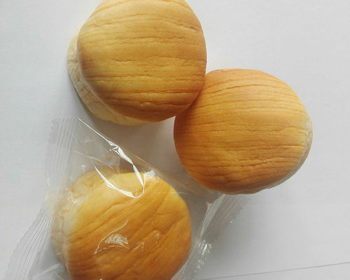 comprare 2500 chilogrammi/ora facile durevole azionano la linea di produzione della pasticceria per il pane della pasticceria del lievito e soffiano fabbricazione online