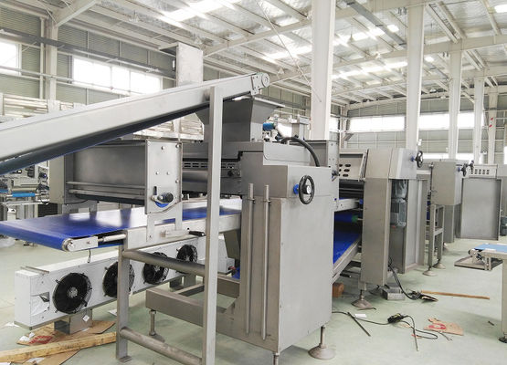 comprare Linea di produzione della pasticceria di alta efficienza sarto su ordinazione per le pasticcerie ed il soffio riempiti fabbricazione online