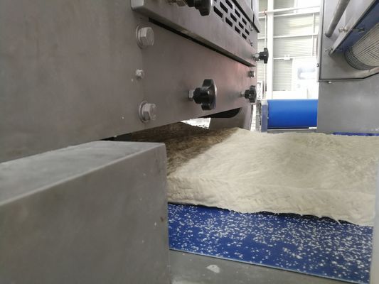 comprare Il CE governa la macchina industriale del laminatore della pasta con la linea personalizzabile di trucco fabbricazione online