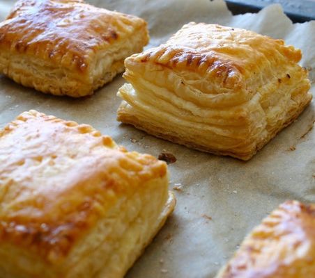 comprare Linea di produzione industriale regolabile della pasticceria di strati 35kw per lo strato della pasta di pasticceria fabbricazione online