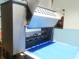 comprare G1000 Linea di croissant ad alta capacità con touch screen per la produzione industriale fabbricazione online